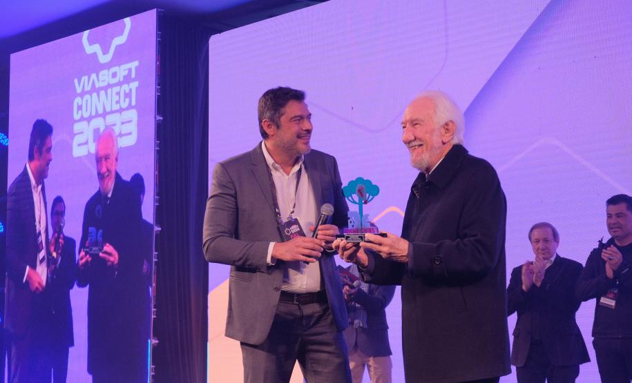 Curitiba é eleita uma das cidades mais inteligentes do mundo e Paraná recebe prêmio de inovação