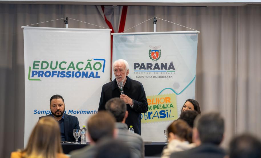 Secretaria de Educação e empresas agrícolas discutem matriz curricular do curso do setor