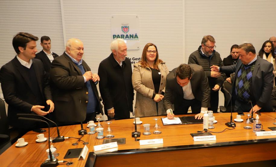 Estado e BRDE lançam programa de R$ 500 milhões para cidades com mais de 80 mil habitantes