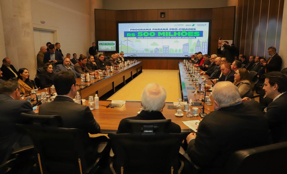 Estado e BRDE lançam programa de R$ 500 milhões para cidades com mais de 80 mil habitantes