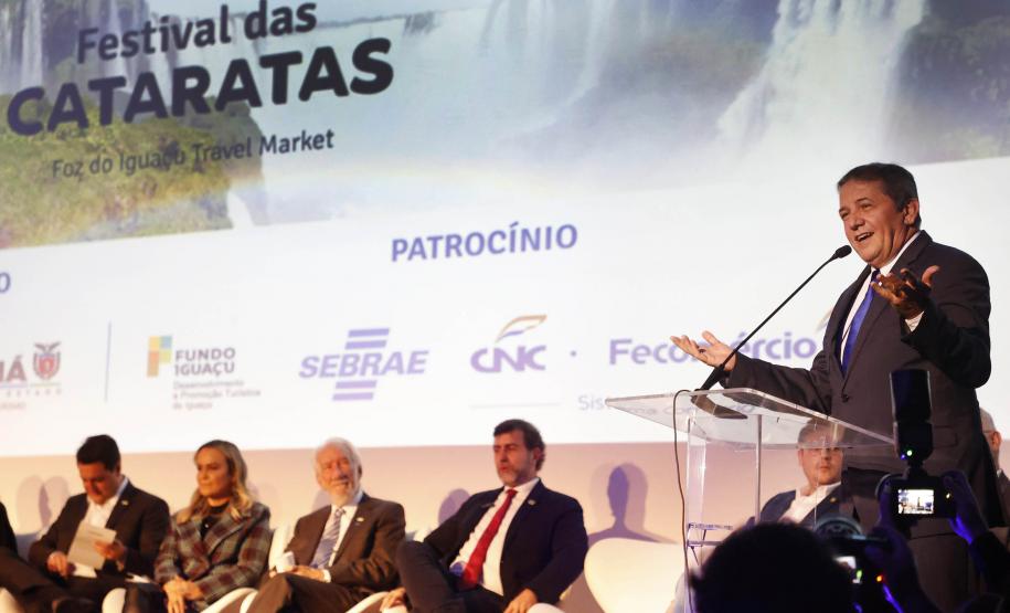 Governador apresenta potenciais turísticos do Paraná na abertura do Festival das Cataratas