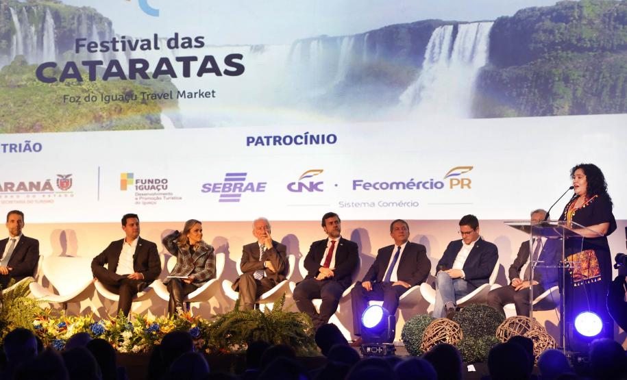 Governador apresenta potenciais turísticos do Paraná na abertura do Festival das Cataratas
