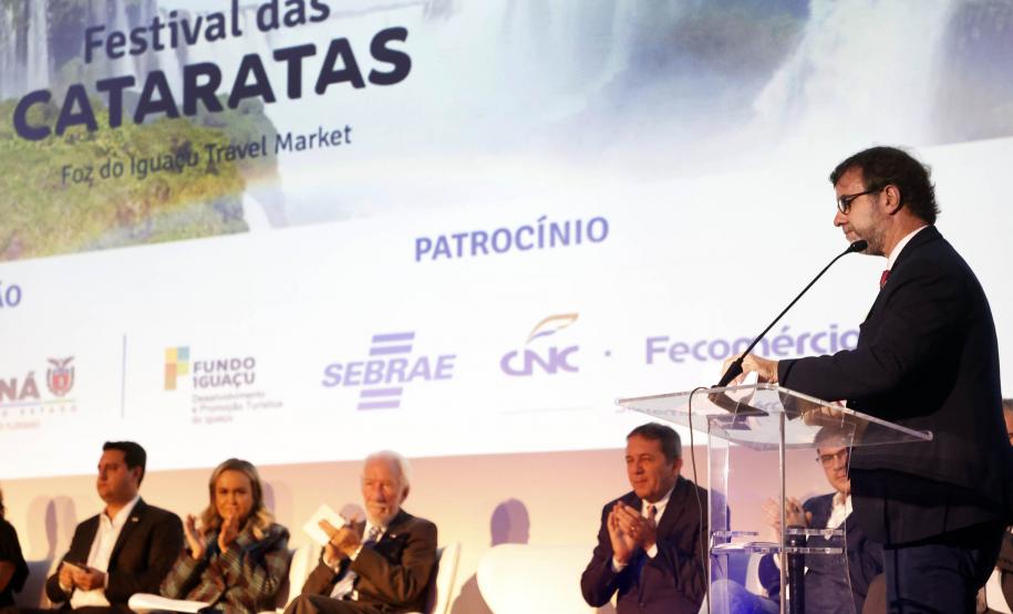 Governador apresenta potenciais turísticos do Paraná na abertura do Festival das Cataratas