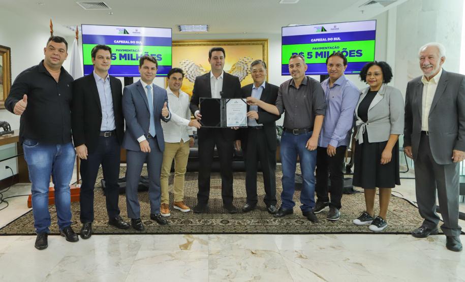 Governador libera R$ 20,4 milhões para pavimentação e iluminação LED em mais sete municípios