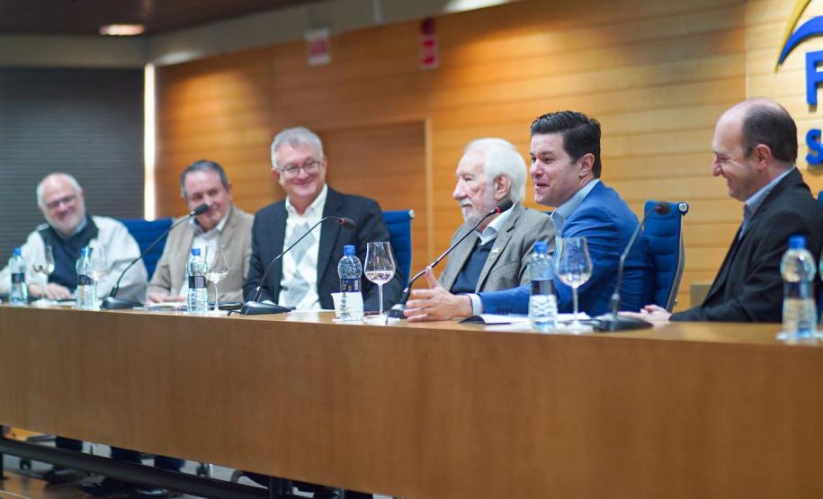 Governo do Estado e Pró-Metrópole entregam plano de desenvolvimento para RMC