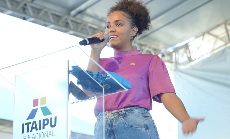 Parceria entre Estado e Itaipu vai permitir renovação de mobiliário de 286 escolas