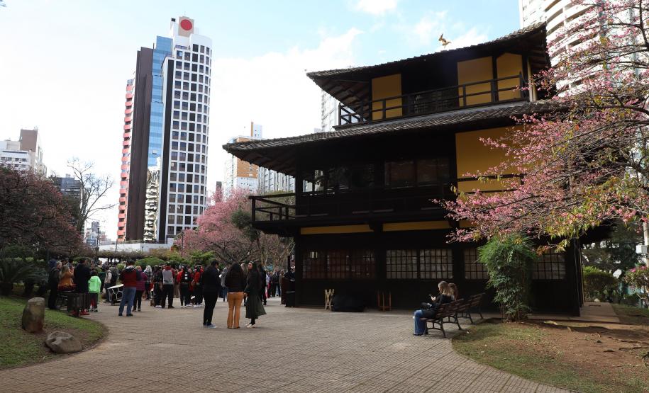Piana exalta comunidade japonesa do Paraná nos 30 anos do memorial da Praça do Japão