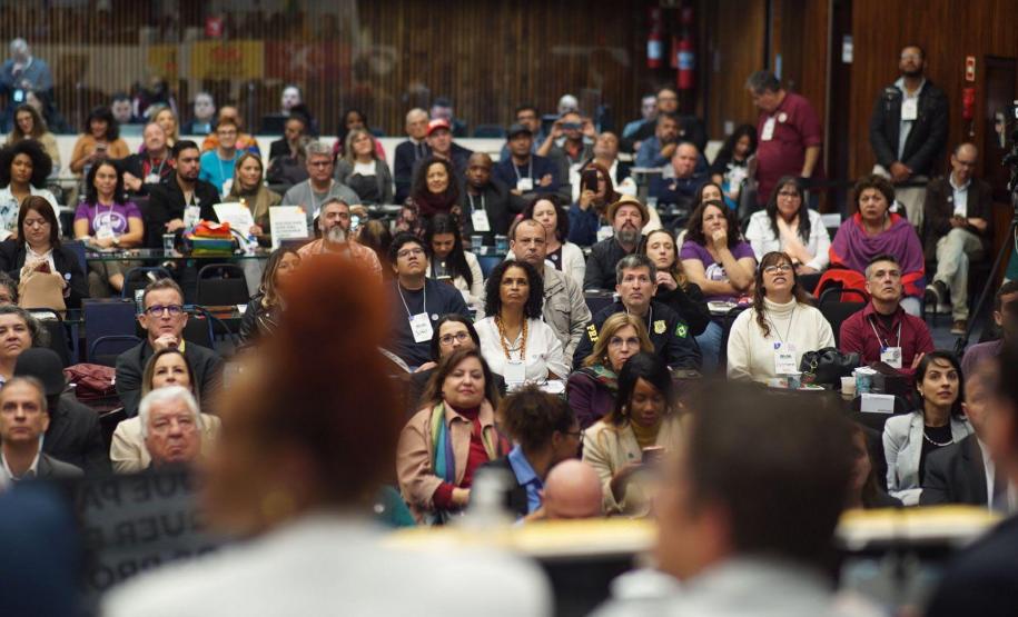 Governador entrega à ministra do Planejamento propostas do Paraná para o PPA da União