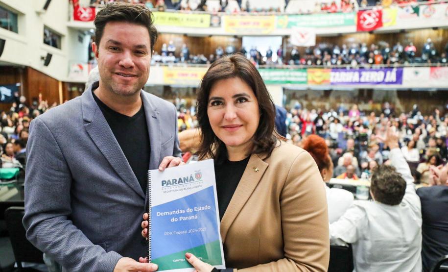 Governador entrega à ministra do Planejamento propostas do Paraná para o PPA da União