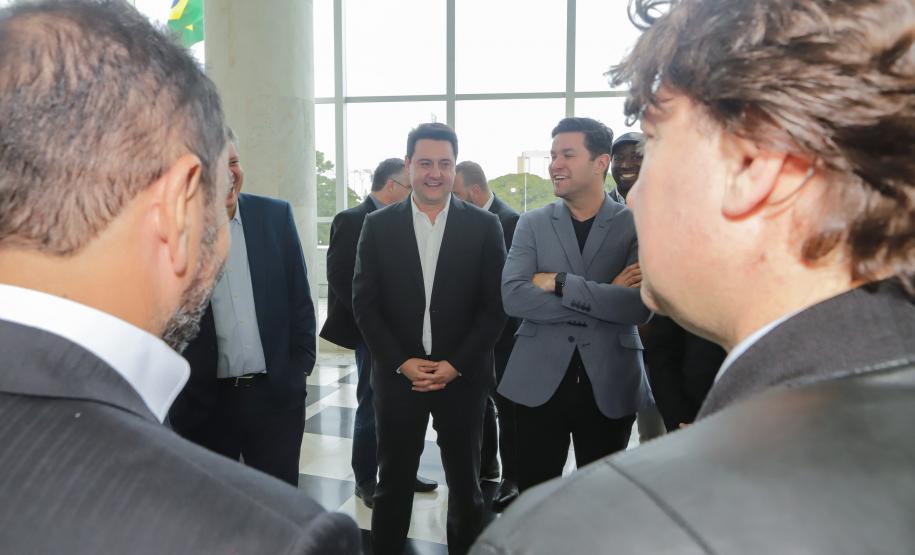 Governador entrega à ministra do Planejamento propostas do Paraná para o PPA da União