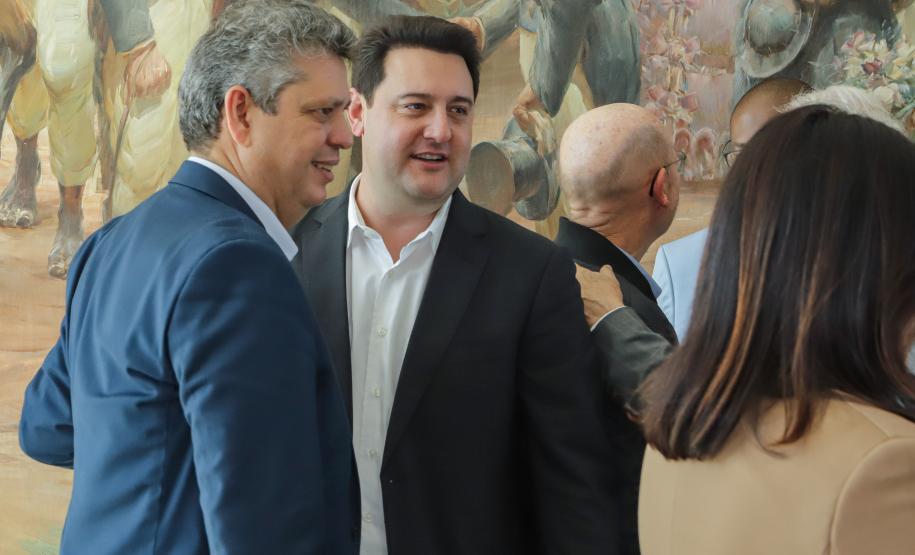 Governador entrega à ministra do Planejamento propostas do Paraná para o PPA da União