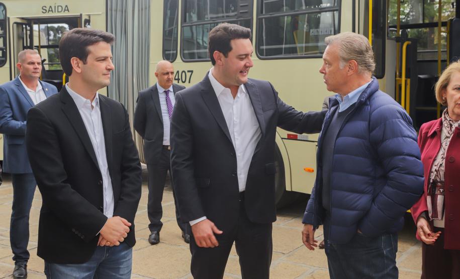 Região Metropolitana de Curitiba recebe 100 ônibus para renovação da frota do transporte coletivo