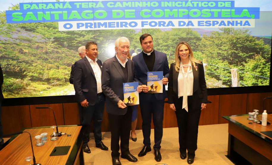 Paraná avança na implantação do Caminho Iniciático de Santiago de Compostela, no Centro-Oeste