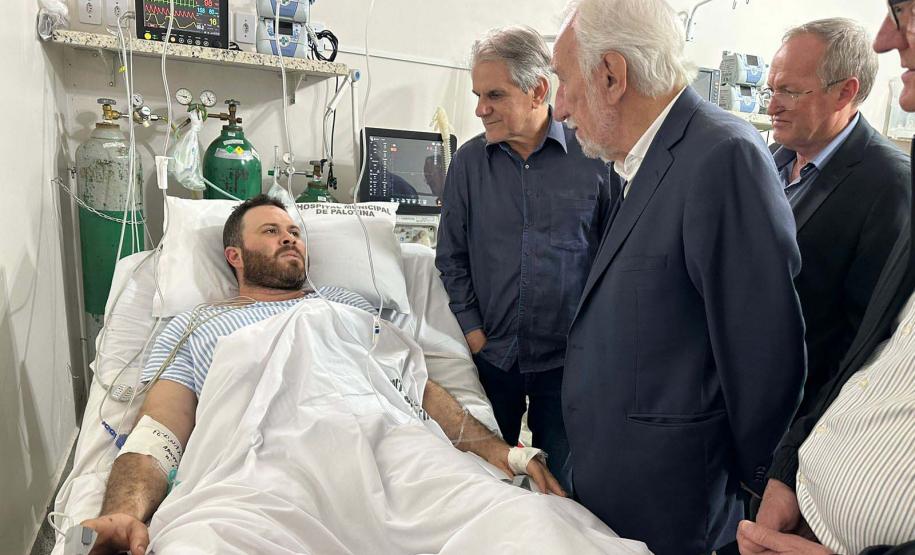 Darci Piana visita hospital de Palotina e presta solidariedade a vítimas de explosão