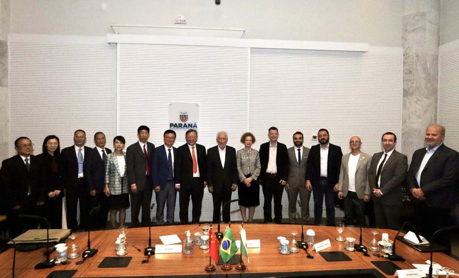 Piana recebe comitiva da província chinesa de Zhejiang, estado-irmão do Paraná