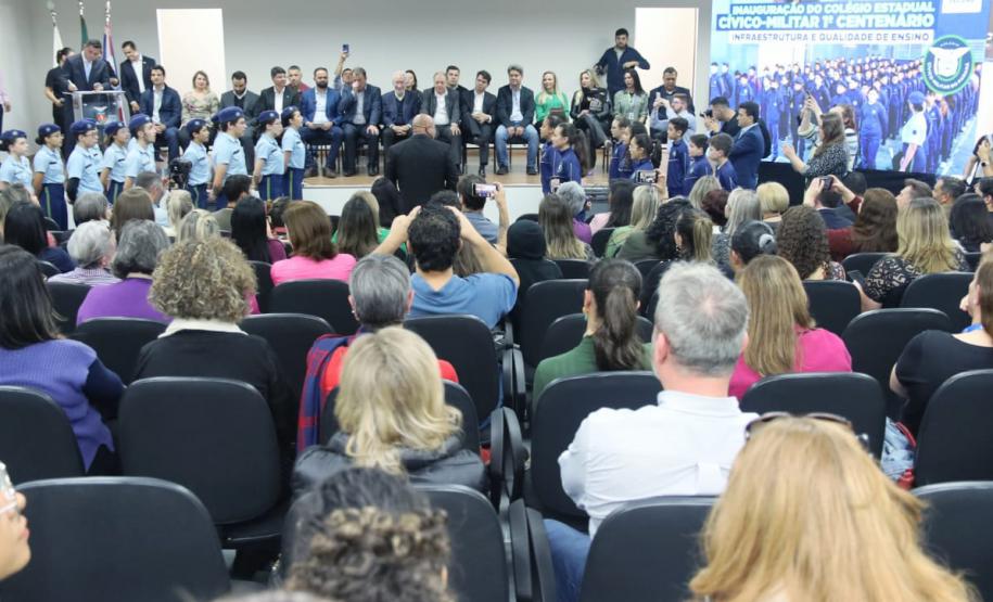 Governo inaugura última escola paralisada pela Operação Quadro Negro, em Campo Largo