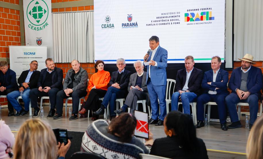 Piana e ministro assinam protocolo para levar a outros estados o Banco de Alimentos