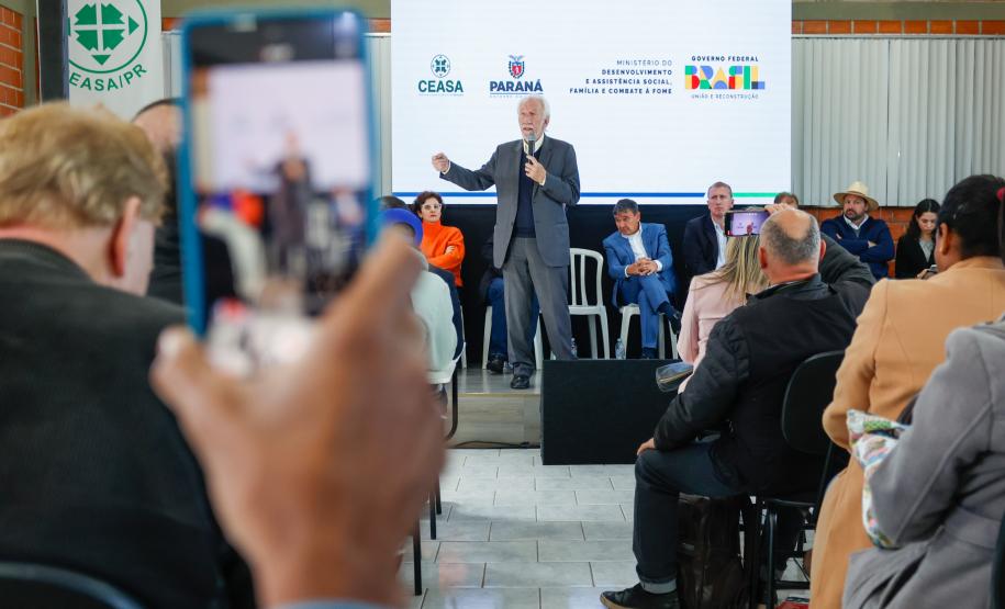 Piana e ministro assinam protocolo para levar a outros estados o Banco de Alimentos