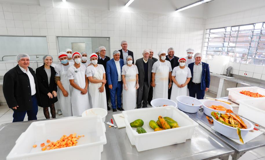 Piana e ministro assinam protocolo para levar a outros estados o Banco de Alimentos