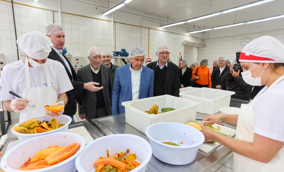Piana e ministro assinam protocolo para levar a outros estados o Banco de Alimentos