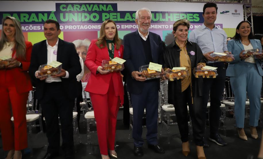 Caravana Paraná Unido Pelas Mulheres contou com grande adesão em todo o Estado