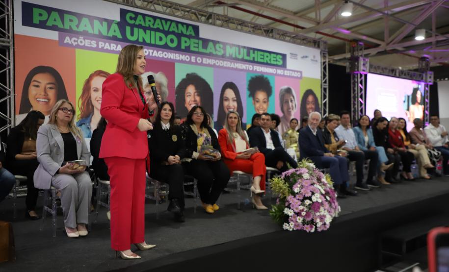 Caravana Paraná Unido Pelas Mulheres contou com grande adesão em todo o Estado