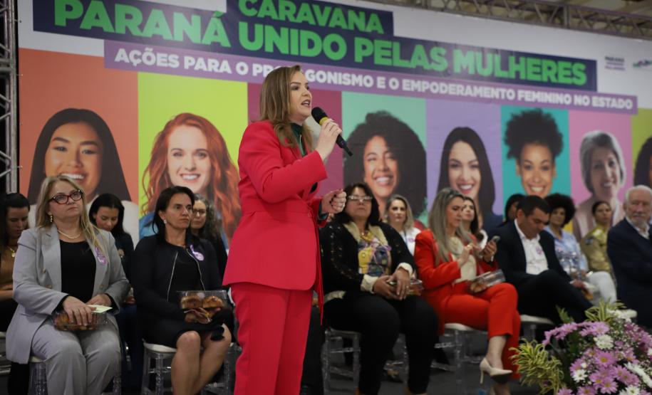 Caravana Paraná Unido Pelas Mulheres contou com grande adesão em todo o Estado
