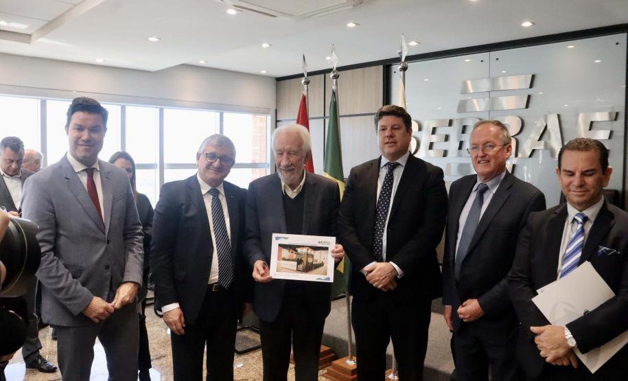 Piana apresenta projetos do Paraná ao novo ministro da Indústria do Paraguai