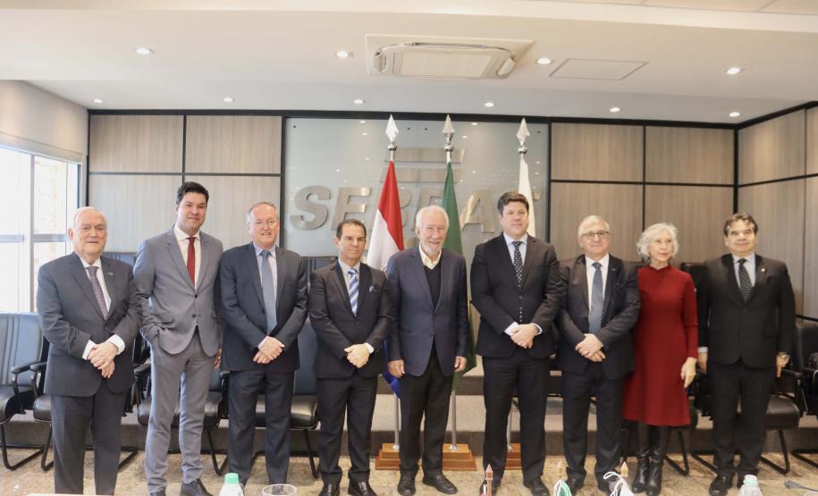 Piana apresenta projetos do Paraná ao novo ministro da Indústria do Paraguai