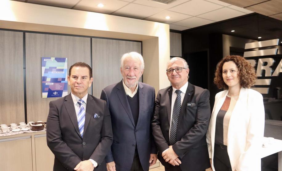 Piana apresenta projetos do Paraná ao novo ministro da Indústria do Paraguai