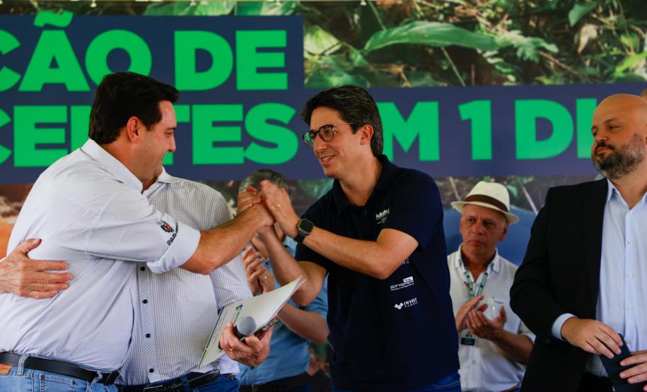 Governador dá início à ação que vai proteger mil nascentes de água até o Dia da Árvore