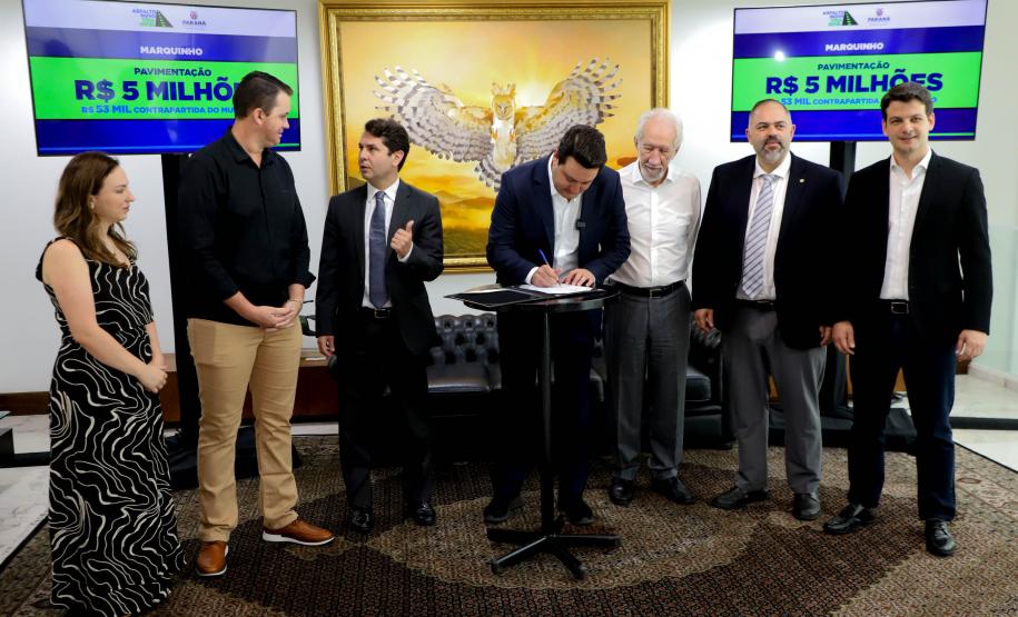 Governador libera mais R$ 43,1 milhões para asfalto e iluminação em 10 municípios