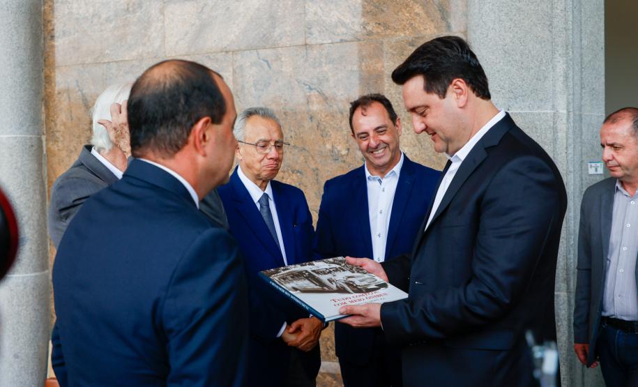 Campanha com empresa de ônibus promove atrações turísticas do Paraná