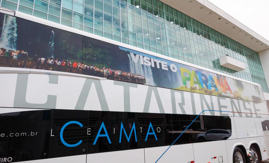 Campanha com empresa de ônibus promove atrações turísticas do Paraná