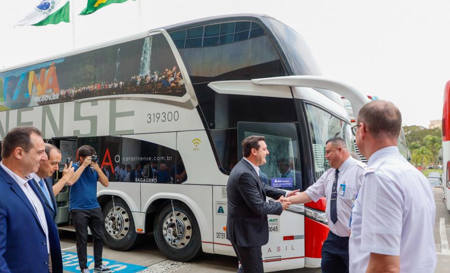 Campanha com empresa de ônibus promove atrações turísticas do Paraná