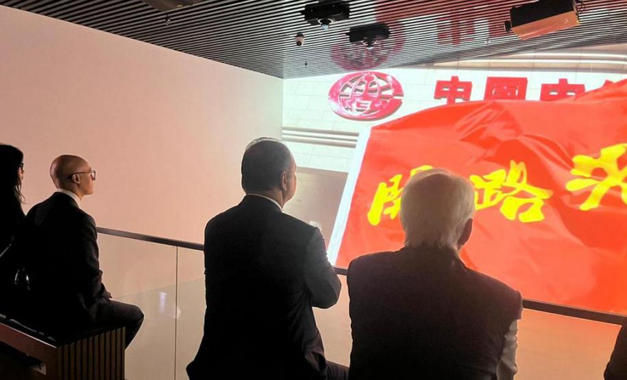 Comitiva paranaense se reúne com três grandes empresas e embaixador do Brasil na China