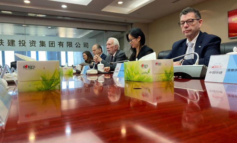 Em busca de novos investimentos, Piana visita duas das maiores empresas da China