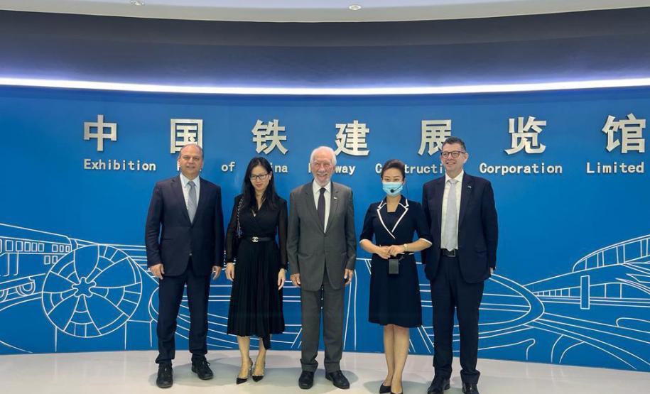 Em busca de novos investimentos, Piana visita duas das maiores empresas da China