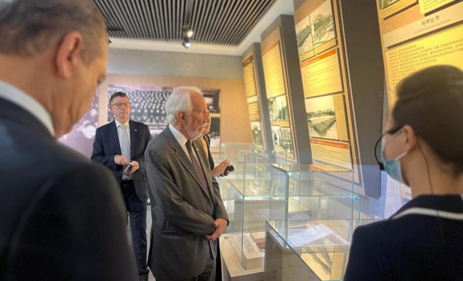 Em busca de novos investimentos, Piana visita duas das maiores empresas da China