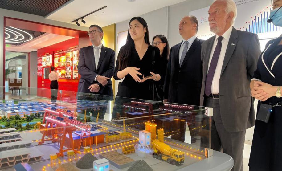 Em busca de novos investimentos, Piana visita duas das maiores empresas da China