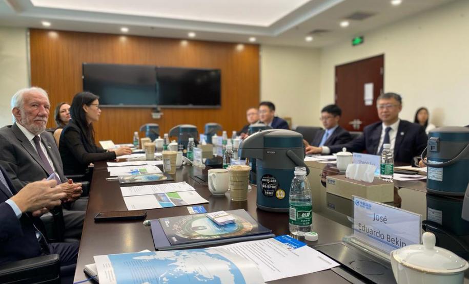 Em busca de novos investimentos, Piana visita duas das maiores empresas da China