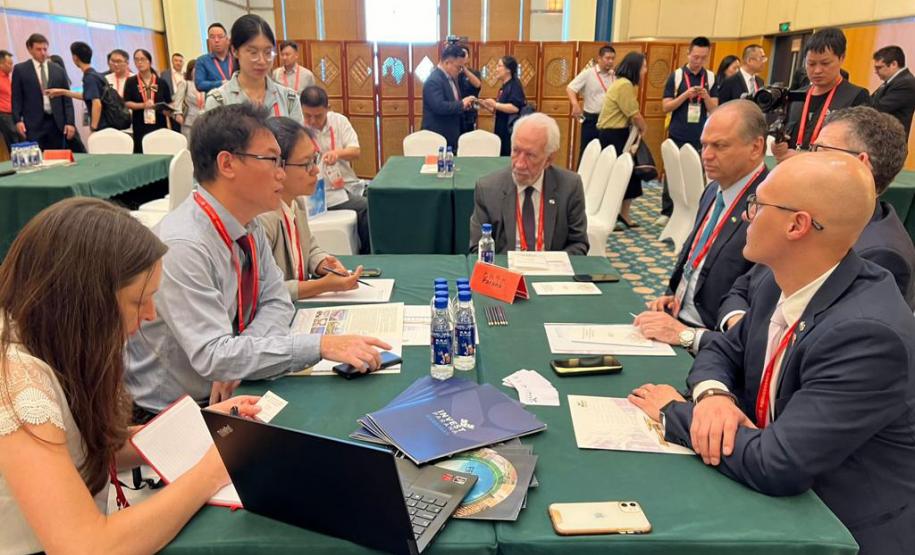Piana destaca vantagens competitivas do Paraná em fórum econômico na China