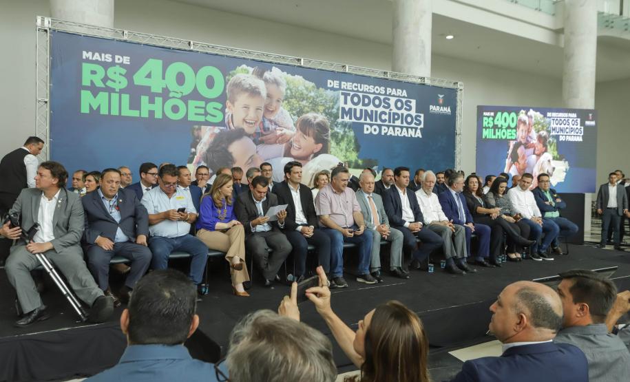 Prefeitos enaltecem repasse de R$ 455 milhões do Governo do Estado aos municípios