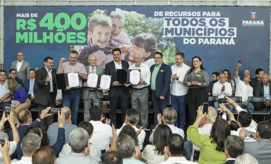 Estado repassa R$ 455 milhões aos 399 municípios para novas ações de saúde e educação