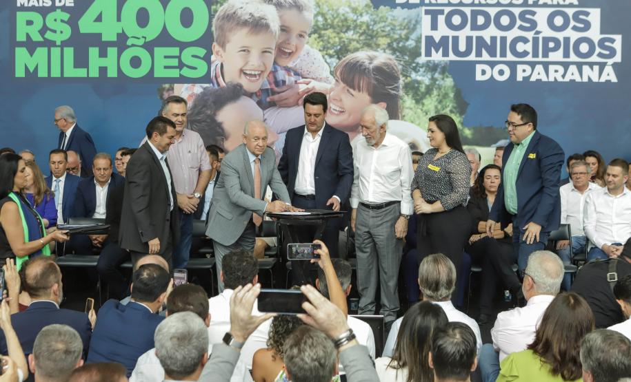 Estado repassa R$ 455 milhões aos 399 municípios para novas ações de saúde e educação