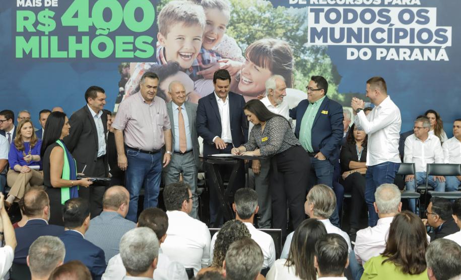 Estado repassa R$ 455 milhões aos 399 municípios para novas ações de saúde e educação