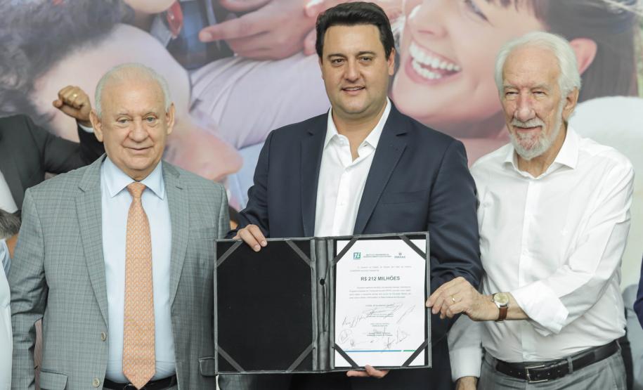 Estado repassa R$ 455 milhões aos 399 municípios para novas ações de saúde e educação