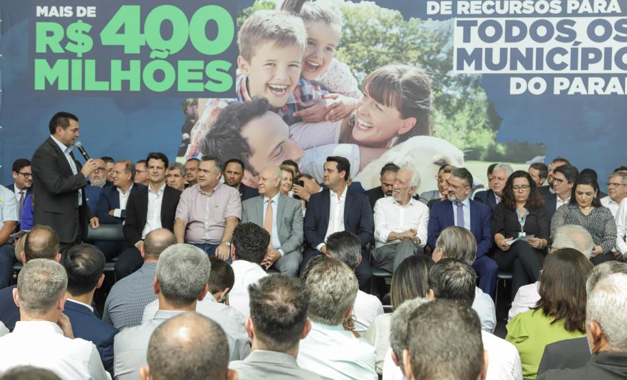 Estado repassa R$ 455 milhões aos 399 municípios para novas ações de saúde e educação