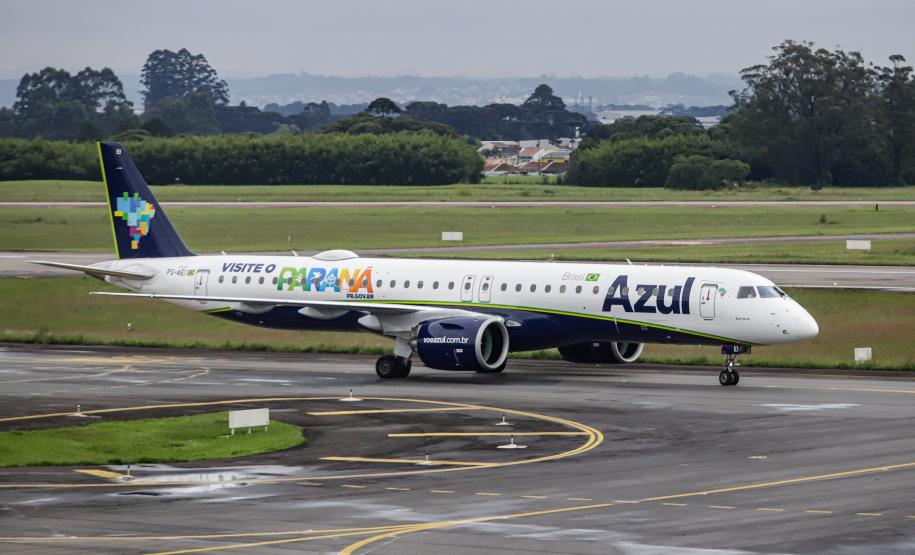 Paraná tem mais um voo internacional: Azul inicia trecho Curitiba-Montevidéu
