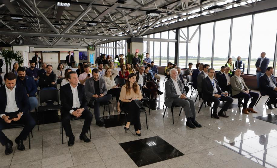 Paraná tem mais um voo internacional: Azul inicia trecho Curitiba-Montevidéu